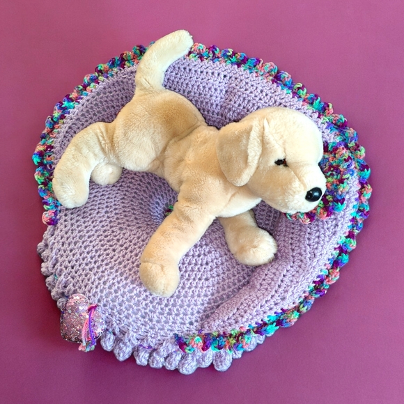 Handmade Crochet Luxury Cat / Small Pet Lacey Couch Bed - Picture 7 of 7